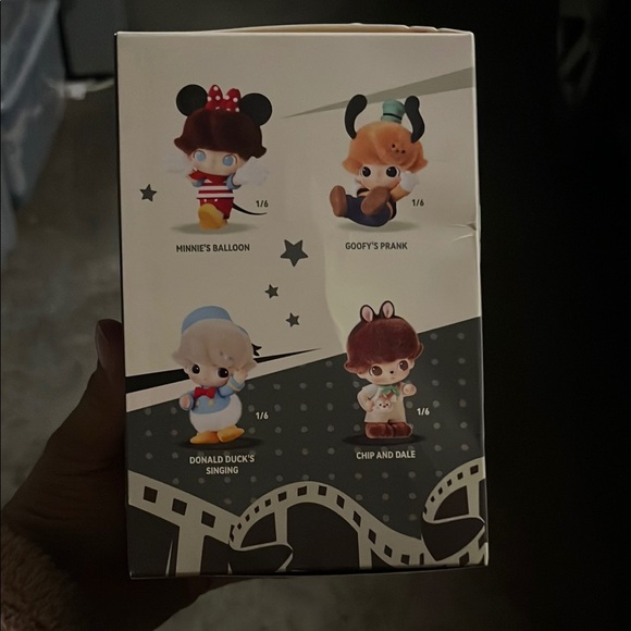 Dimoo World PLUTOS HOUSE Vinyl Plush Keychain - Picture 4 of 10